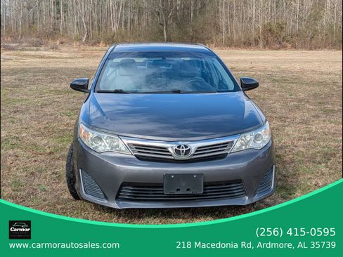 Used 2012 Toyota Camry L image 2