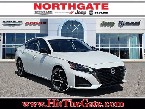 Used 2025 Nissan Altima 2.5 SR AWD/4WD image 1