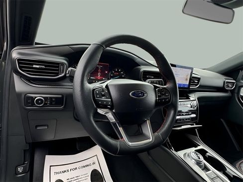Used 2023 Ford Explorer ST-Line image 9
