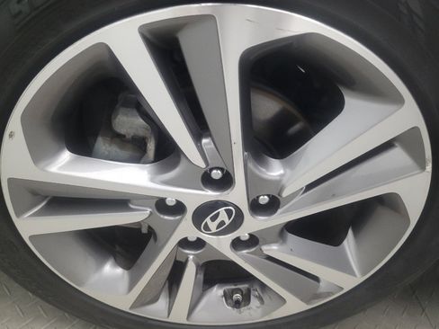 Used 2018 Hyundai Elantra Limited FWD image 31