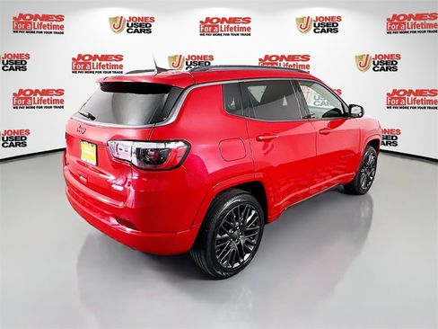 Used 2022 Jeep Compass Limited image 15