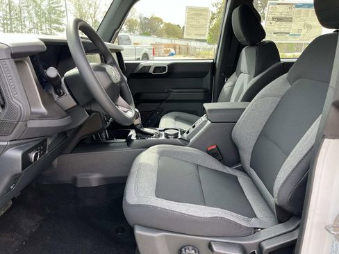 New 2025 Ford Bronco 4-Door image 18