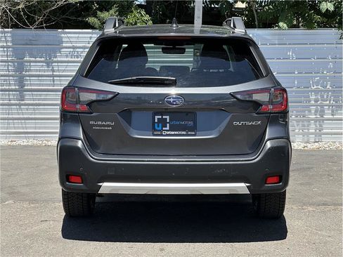 Used 2023 Subaru Outback Limited AWD/4WD image 11