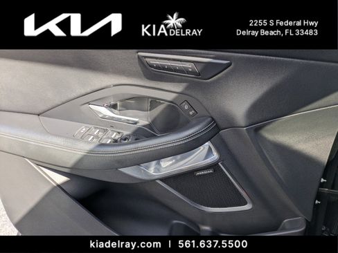 Used 2018 Jaguar E-PACE R-Dynamic SE image 28