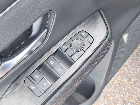 New 2026 Nissan Kicks SR FWD image 11