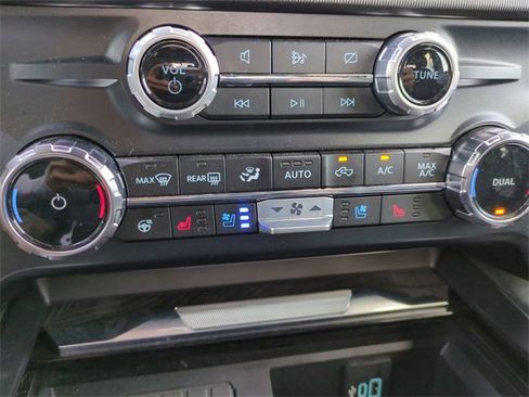 Used 2024 Ford F250 Platinum image 27