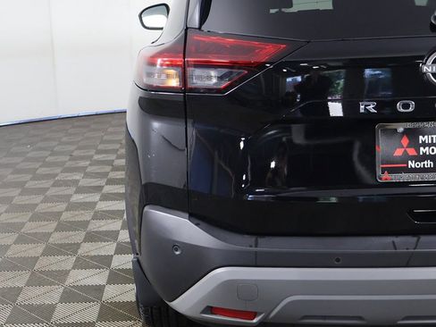 Used 2023 Nissan Rogue S AWD/4WD image 10