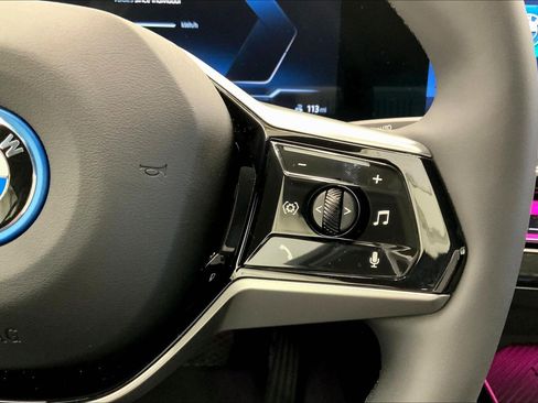 Used 2025 BMW i5 xDrive40 w/ Premium Package image 14