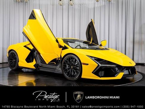Used 2024 Lamborghini Revuelto AWD/4WD image 1
