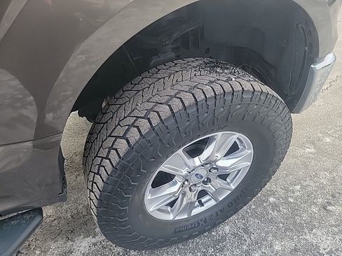 Used 2017 Ford F150 XLT w/ Equipment Group 302A Luxury image 13