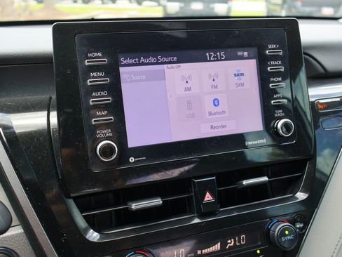 Used 2023 Toyota Camry SE w/ Convenience Package FWD image 3