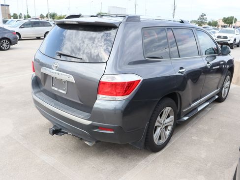 Used 2012 Toyota Highlander Limited w/ Tow Pkg image 10