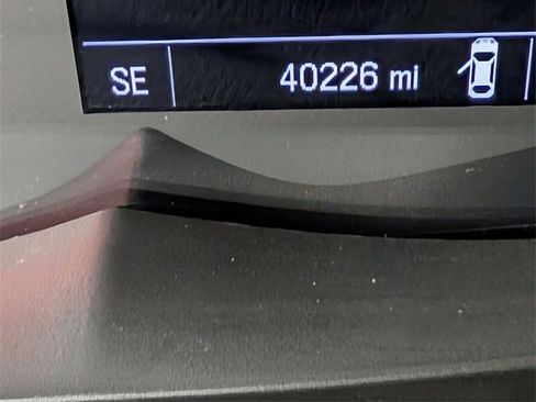 Used 2019 Chevrolet Trax LT w/ LT Convenience Package image 18