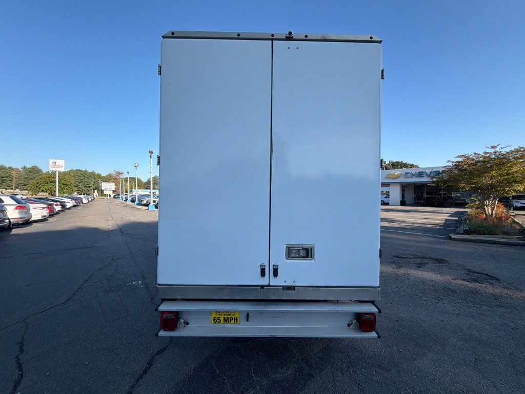 Used 2023 Ford E-350 and Econoline 350 Super Duty w/ Power Windows & Locks Group RWD image 4