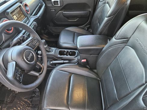 Used 2023 Jeep Gladiator Sport image 17