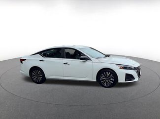 Used 2025 Nissan Altima 2.5 SV FWD video 2