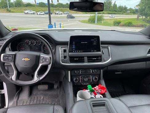 Used 2021 Chevrolet Suburban LT AWD/4WD image 11