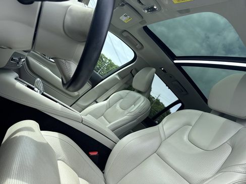 Used 2022 Volvo XC90 T8 Inscription w/ Advanced Package AWD/4WD image 35