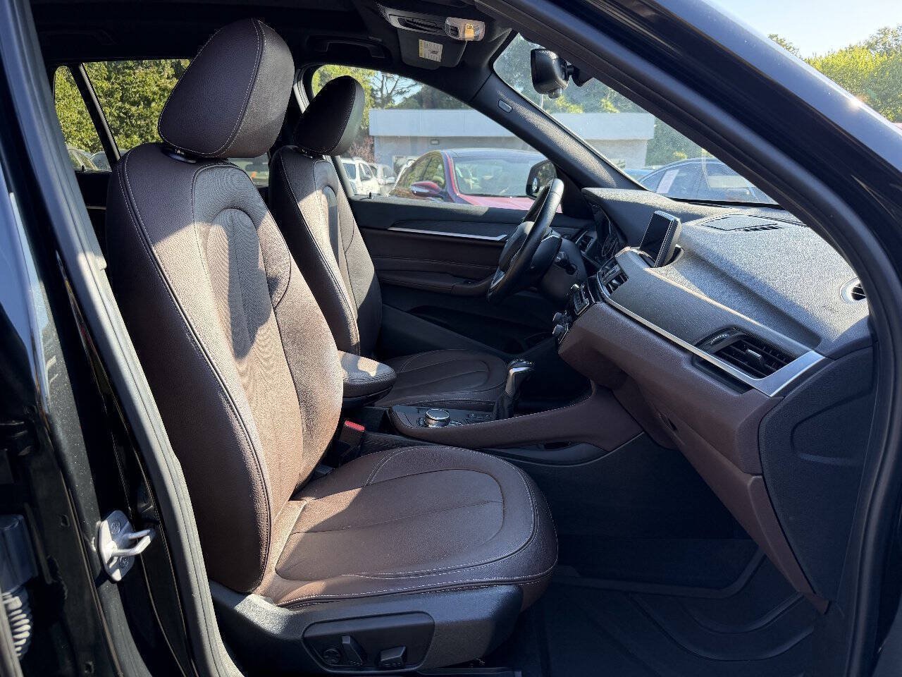 Used 2017 BMW X1 xDrive28i AWD/4WD image 13
