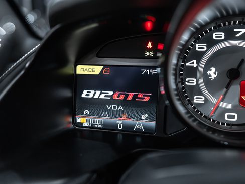 Used 2023 Ferrari 812 GTS RWD image 15