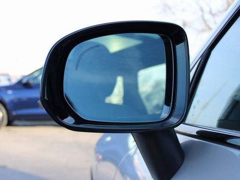 Used 2025 Volvo XC60 B5 Plus image 8