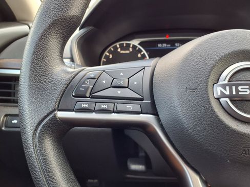 Used 2024 Nissan Altima 2.5 SV FWD image 15