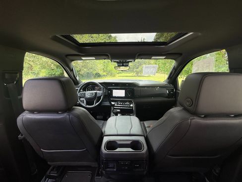 Used 2024 GMC Sierra 1500 AT4 w/ Technology Package image 33