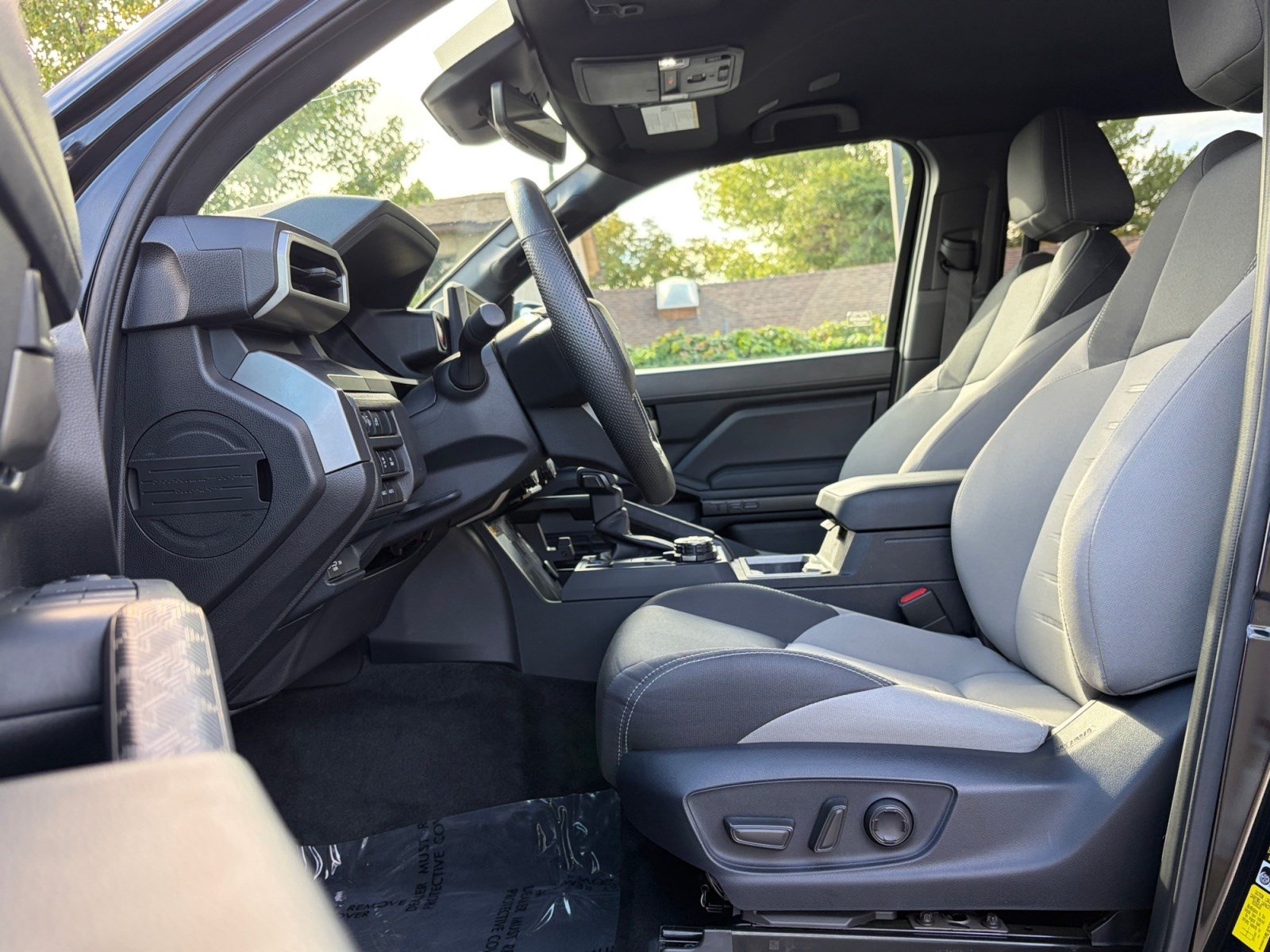 Used 2024 Toyota Tacoma SR5 AWD/4WD image 11