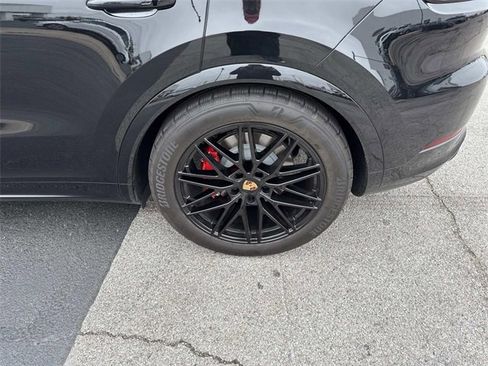 Used 2025 Porsche Cayenne S image 30