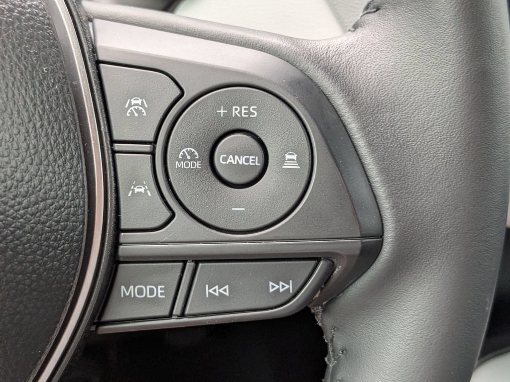 Used 2026 Toyota Corolla SE FWD image 24