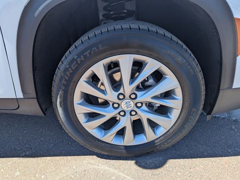 Certified 2025 Buick Enclave Preferred image 9