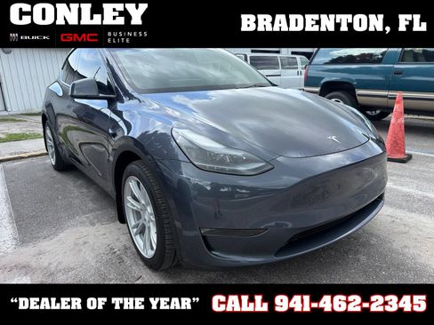 Used 2023 Tesla Model Y Long Range AWD/4WD image 1