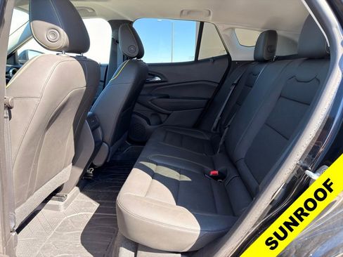 Used 2024 Chevrolet Trax ACTIV w/ Sunroof Package image 29