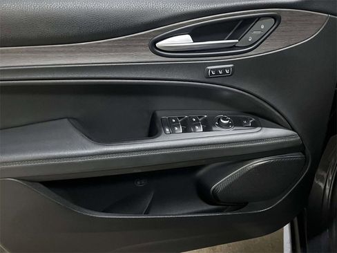 Used 2023 Alfa Romeo Stelvio Ti image 13