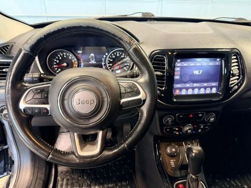 Used 2017 Jeep Compass Limited AWD/4WD image 8