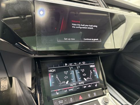 Used 2021 Audi e-tron Premium w/ Convenience Plus Package image 7