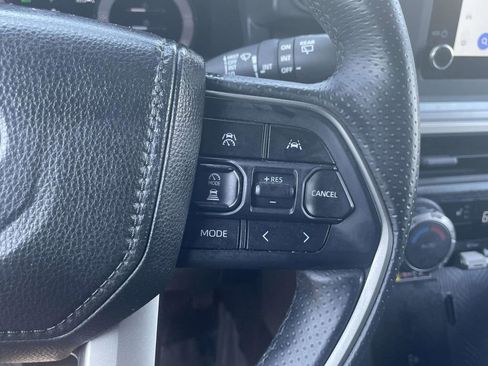 Used 2025 Toyota 4Runner TRD Off-Road AWD/4WD image 29