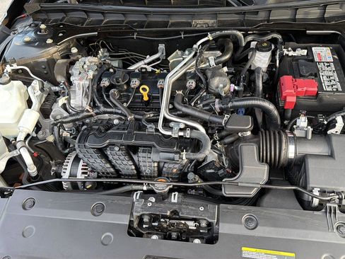 Used 2025 Nissan Altima 2.5 SV FWD image 33