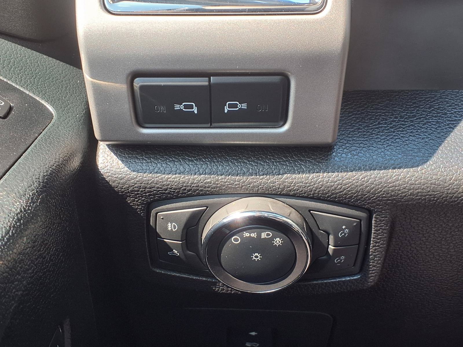 Used 2016 Ford F150 Lariat w/ Equipment Group 502A Luxury RWD image 13