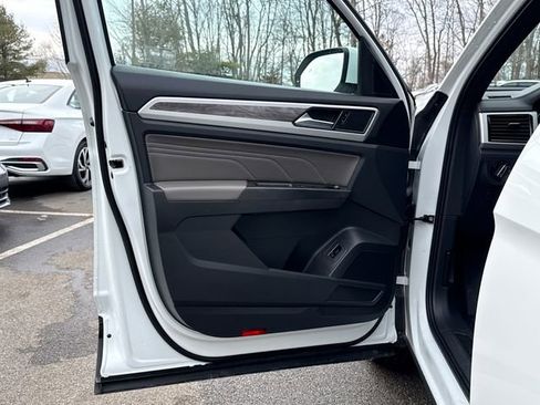 Certified 2023 Volkswagen Atlas Cross Sport SE image 11