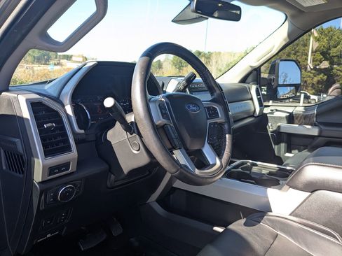 Used 2019 Ford F250 Lariat w/ Lariat Ultimate Package image 13