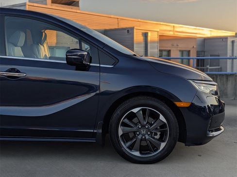 Used 2023 Honda Odyssey Elite image 9