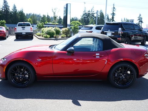 New 2026 MAZDA MX-5 Miata Club w/ Interior Package RWD image 8