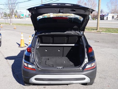 Used 2023 Hyundai Kona SE w/ Cargo Package image 17