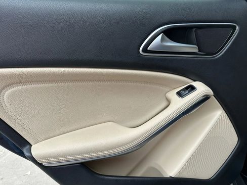 Used 2018 Mercedes-Benz GLA 250 image 11