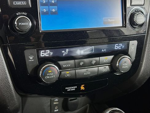 Used 2017 Nissan Rogue Sport SV w/ SV Premium Package image 23