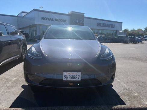 Used 2022 Tesla Model Y Performance AWD/4WD image 2