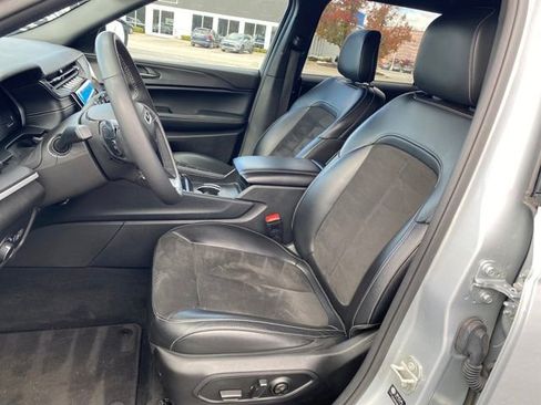 Used 2023 Jeep Grand Cherokee L Laredo image 13