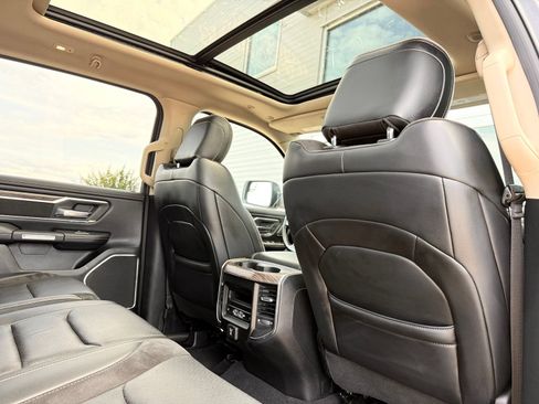 Used 2019 RAM 1500 Laramie AWD/4WD image 27