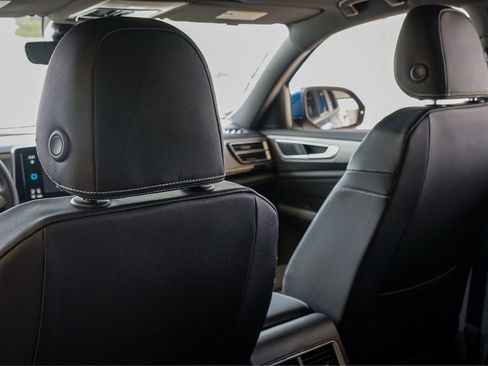 New 2026 Volkswagen Atlas Cross Sport SE FWD image 19